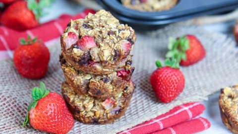 Strawberry Banana Baked Oatmeal Cups recipe