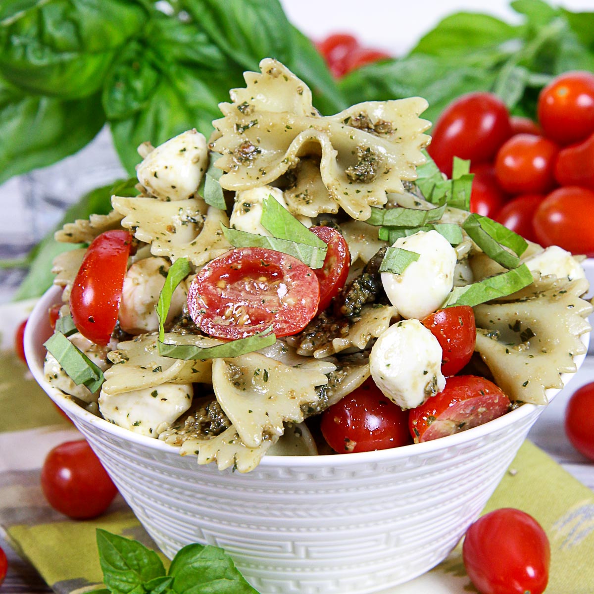 Pesto Caprese Pasta Salad Only 4 Ingredients « Running in a Skirt