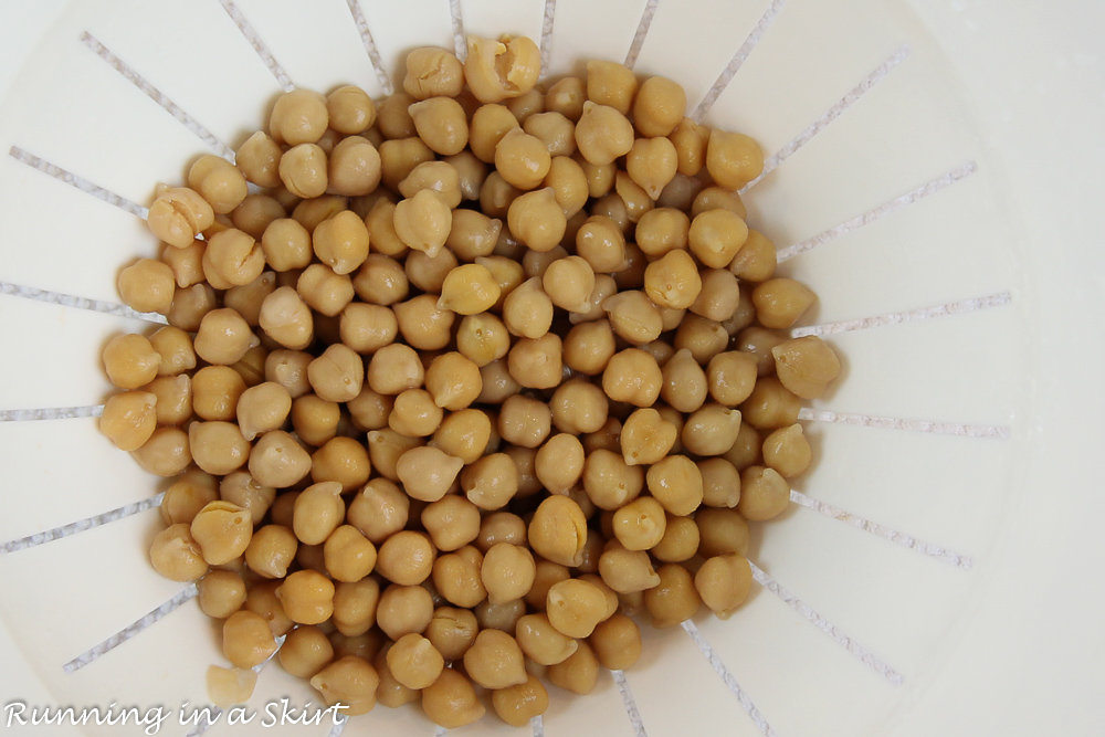 Rinsed and drained chickpeas.