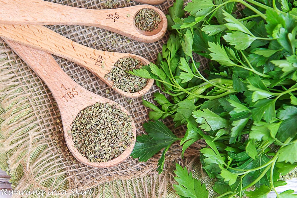 Italian Spice Mix in measuring spoons.