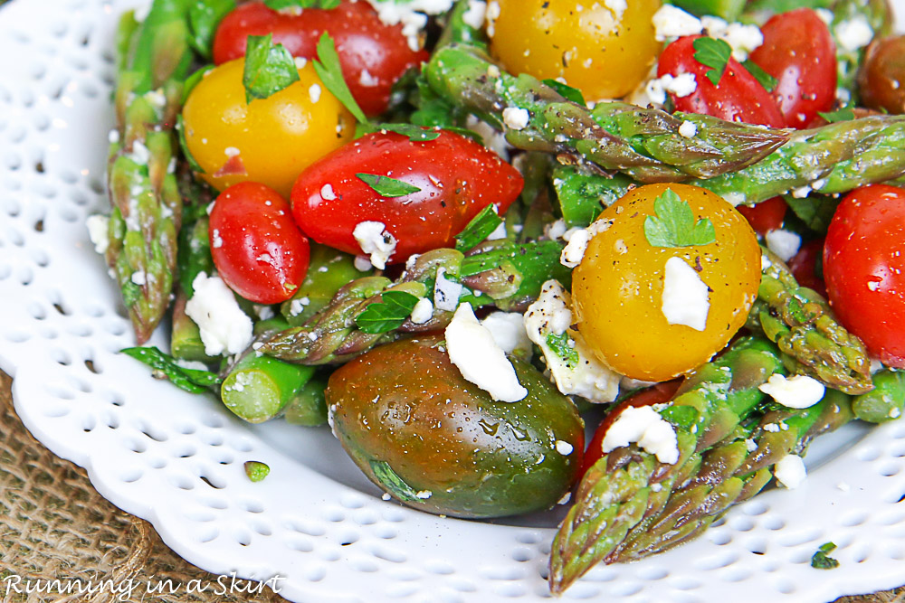 Closeup of the tomato and asparagus.