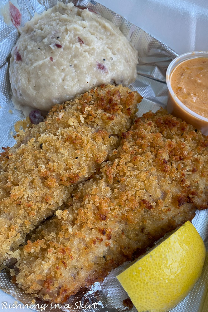 Best St. Simons Island Restaurants - Red Snapper from Crabdaddies