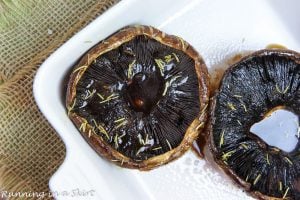 Process photos showing how to bake the portobello mushrooms.