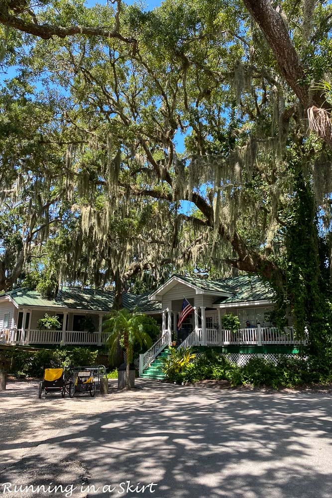 Jekyll Island Restaurants - Zachry's Riverhouse exterior