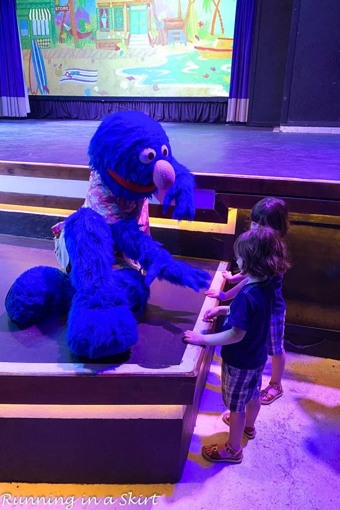 Grover from Sesame Street at Beaches meeting kids.