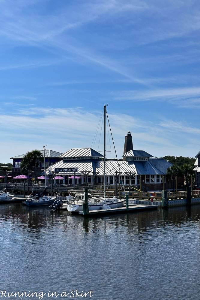 Bald Head Island Restaurants - Jules' Salty Grub and Island Pub