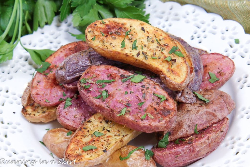 Air Fryer Fingerling Potatoes on a plate.